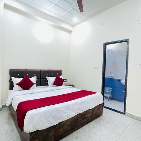 The Lord Krishna Residency Vrindavan Hotel Екстериор снимка