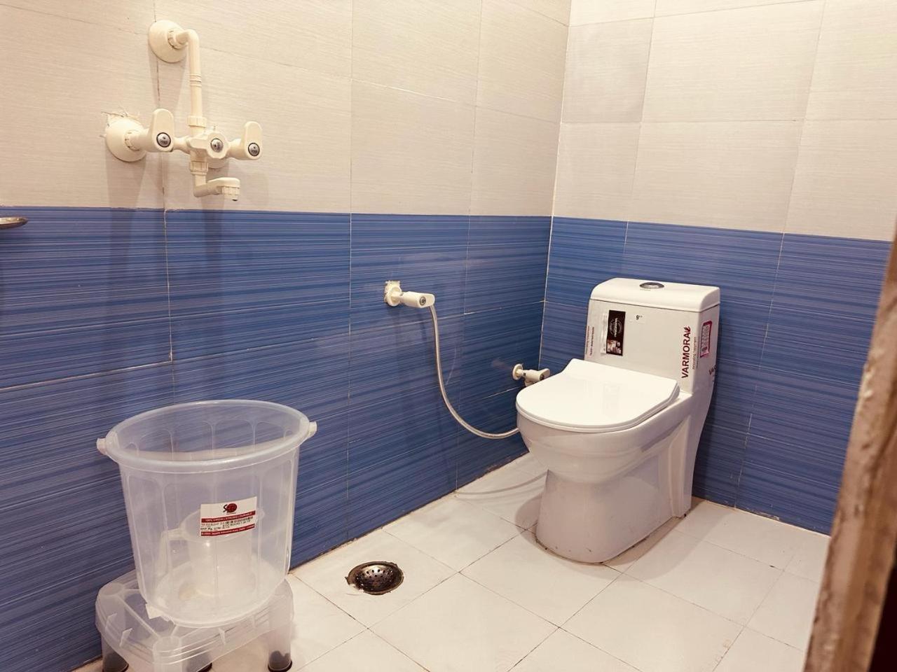 The Lord Krishna Residency Vrindavan Hotel Екстериор снимка